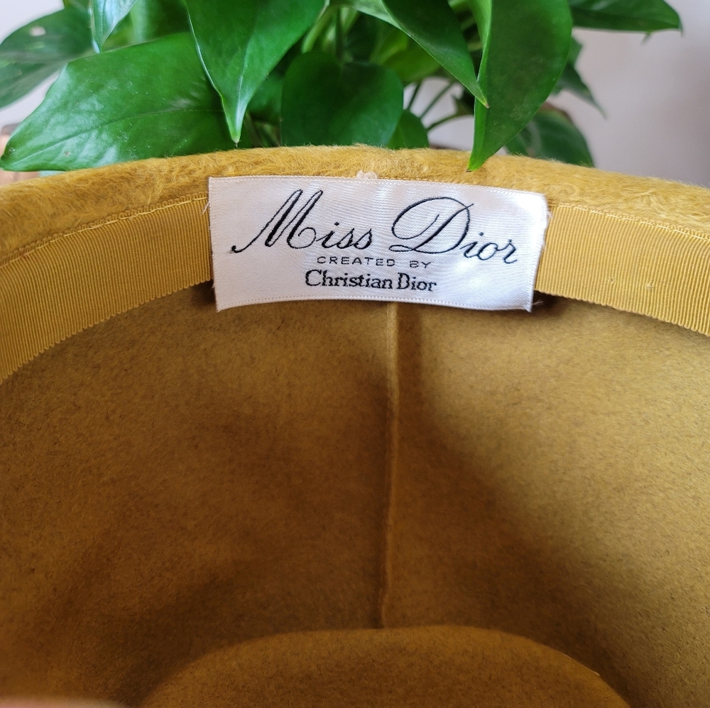 VTG 60s Miss Dior Structured Gumdrop Hat - Picture 13 of 13